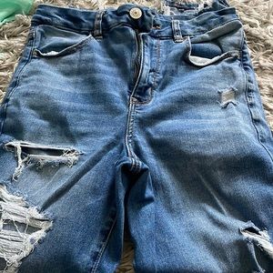 AE ripped skinny jeans size 10 short